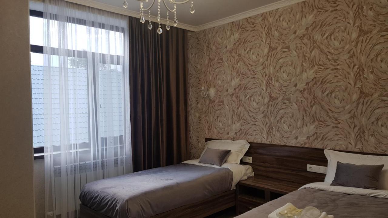 Nomad Hotel Bishkek Halal מראה חיצוני תמונה