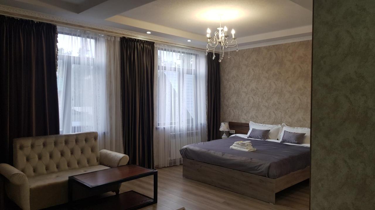 Nomad Hotel Bishkek Halal מראה חיצוני תמונה