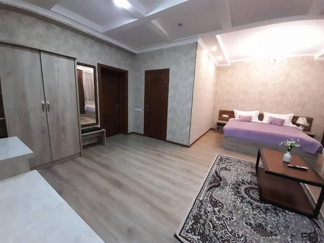 Nomad Hotel Bishkek Halal מראה חיצוני תמונה