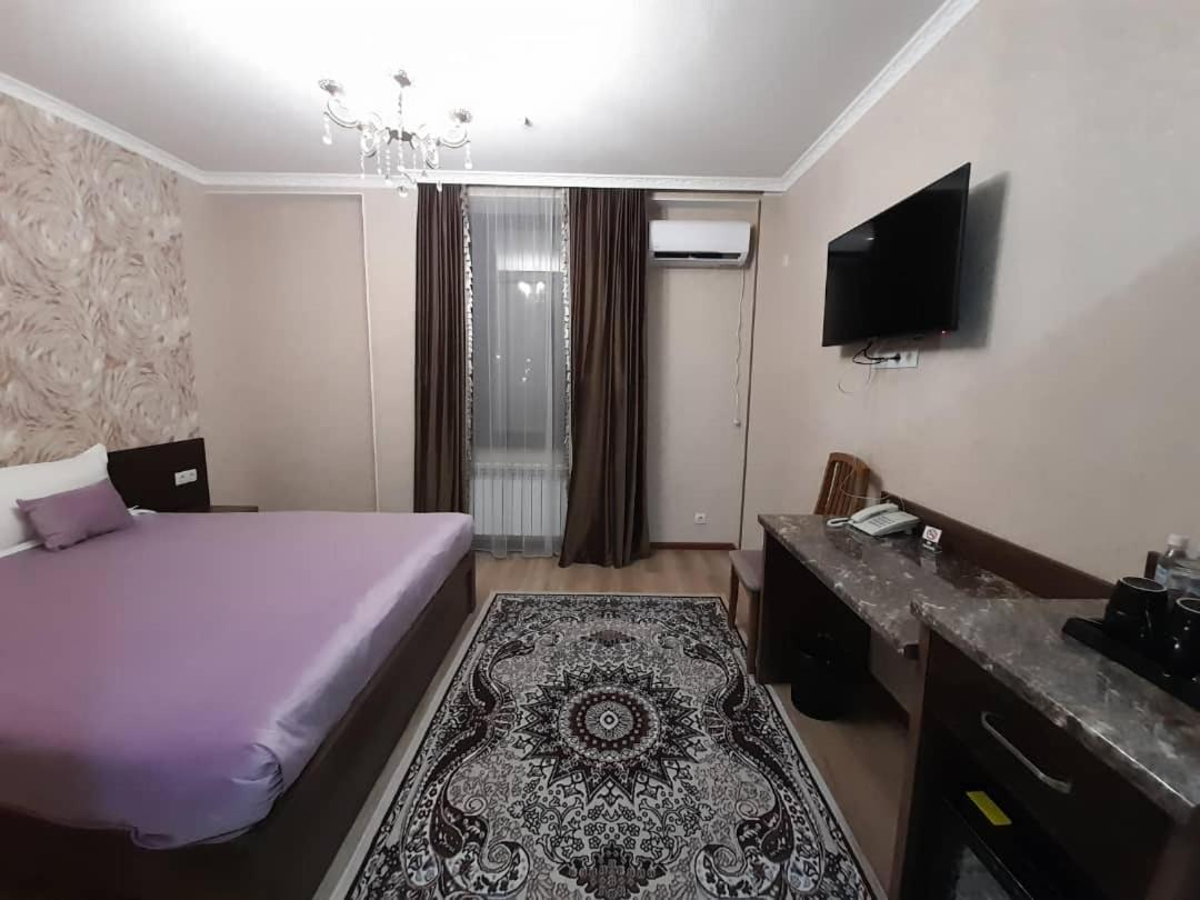 Nomad Hotel Bishkek Halal מראה חיצוני תמונה
